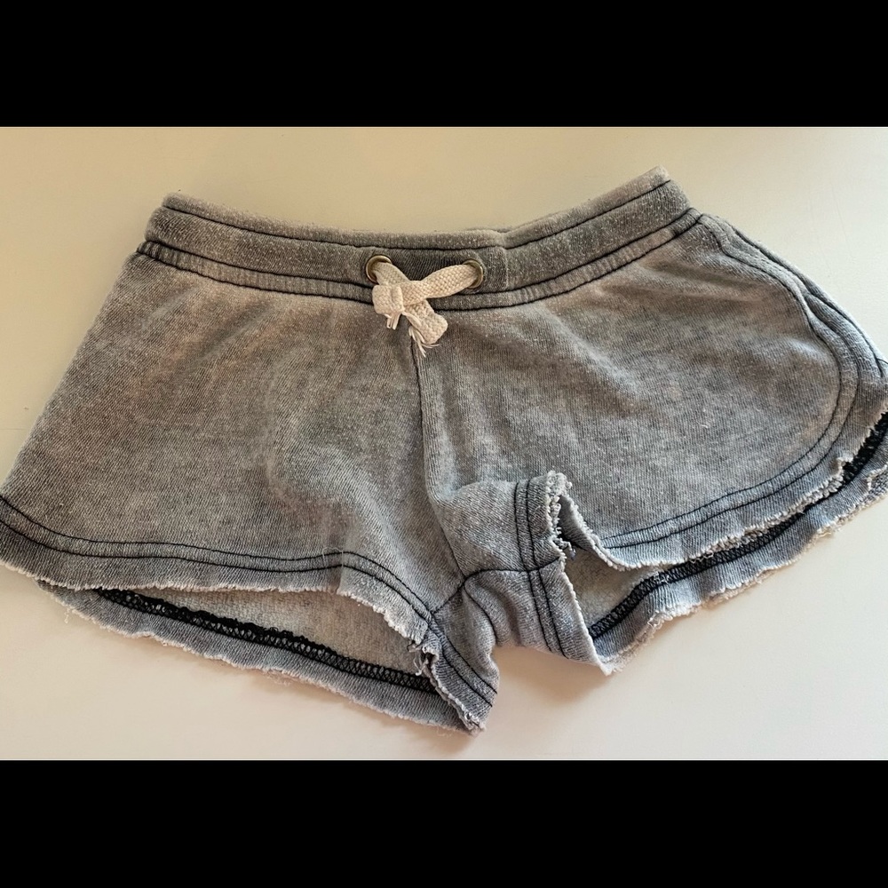 Chic2Chic girls size Medium (10-12) Sweatshorts